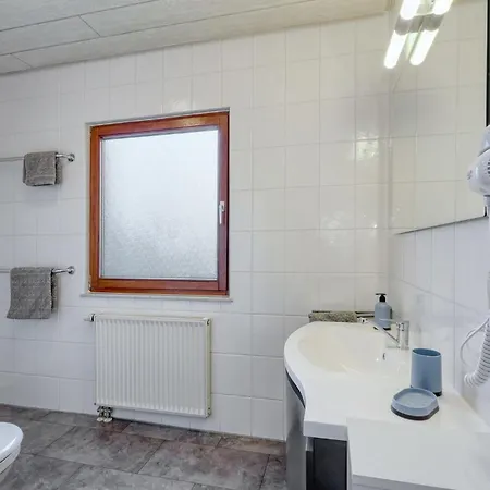 度假居 Mit Sauna Direkt Am Waldrand, See, Wald Und Ruhe 基希海姆